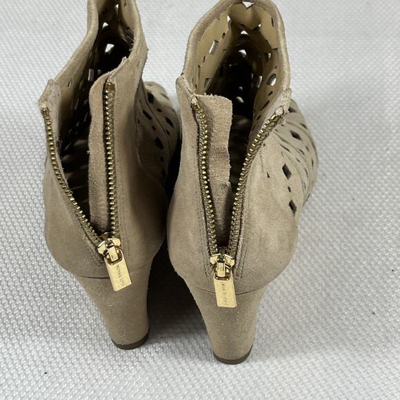Michael Kors Uma Laser-Cut Suede Wedge Bootie Sandals Peep Toe Sz 8M / 38 - Picture 10 of 10